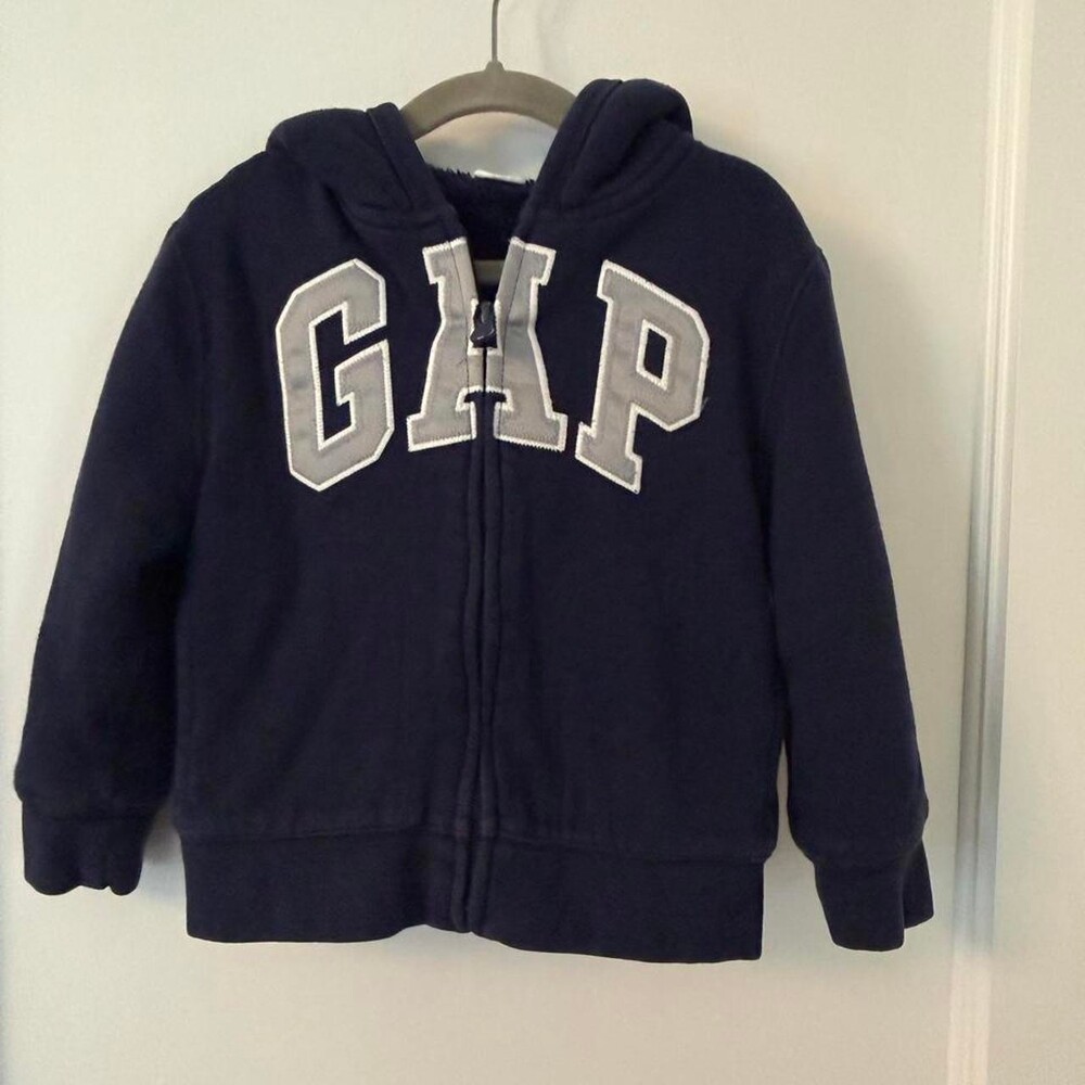 Navy blue Gap zip up hoodie for a 4 year old #kidsfashion #toddler